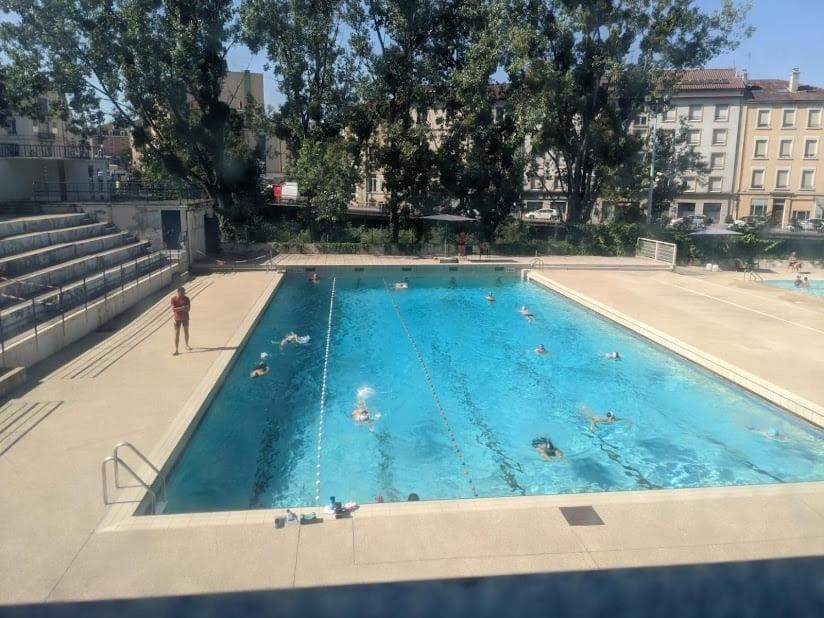Renovated 2-Bed Apartment 2 Min From Lyon Уллен Экстерьер фото