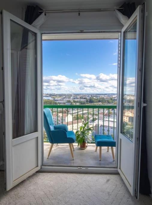 Renovated 2-Bed Apartment 2 Min From Lyon Уллен Экстерьер фото